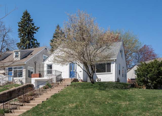 Property at 635 Warwick St, Saint Paul, MN 55116, 3 beds, 2 baths