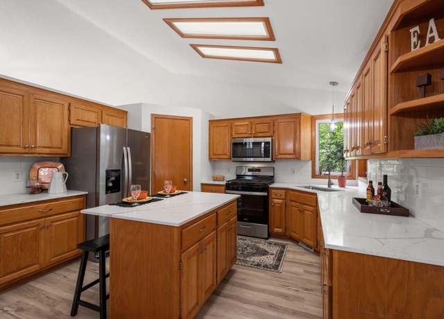 Property at 14021 Belmont Trl, Rosemount, MN 55068, 6 beds, 4 baths