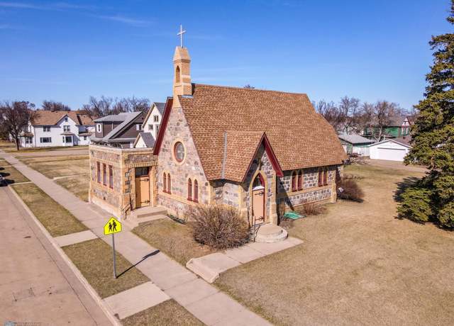 Property at 516 Central Ave N, Valley City, ND 58072, 2 baths