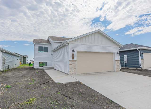 Property at 6606 68th St S, Horace, ND 58047, 3 beds, 3 baths