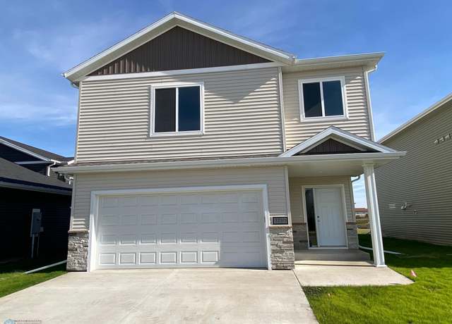 Property at 3730 32nd St S, Moorhead, MN 56560, 3 beds, 3 baths