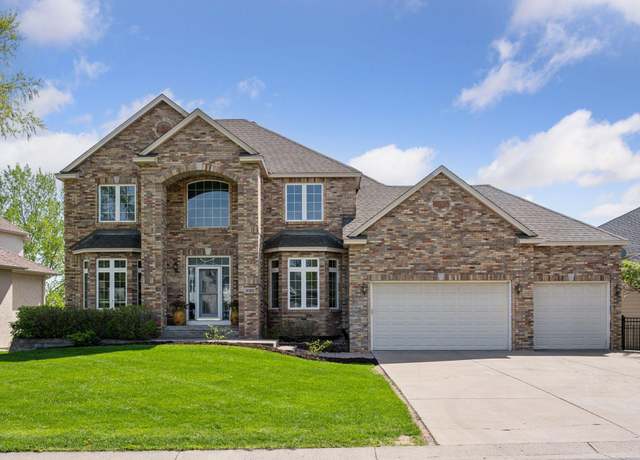 Property at 2082 Arnold Palmer Dr, Blaine, MN 55449, 5 beds, 4 baths