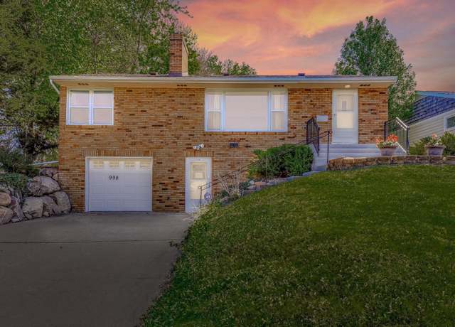 Property at 998 Saint Paul Ave, Saint Paul, MN 55116, 3 beds, 3 baths
