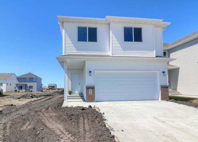Property at 2516 38th Ave S, Moorhead, MN 56560, 3 beds, 2 baths