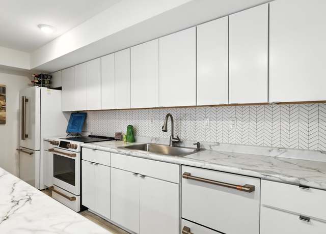 Property at 6304 Barrie Rd Unit 1C, Edina, MN 55435, 2 beds, 2 baths