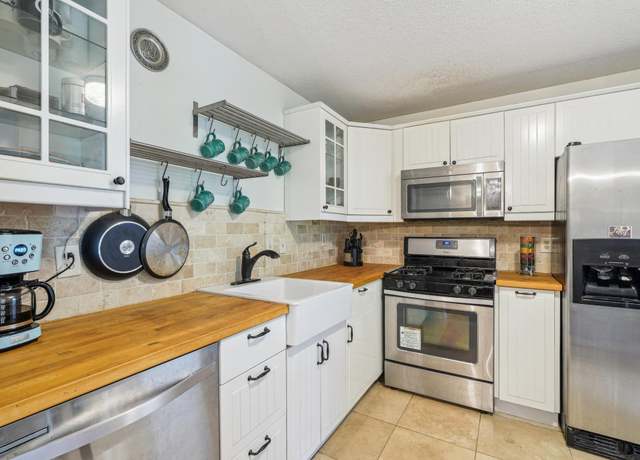 Property at 4004 Foss Rd #101, Saint Anthony, MN 55421, 1 bed, 1 bath