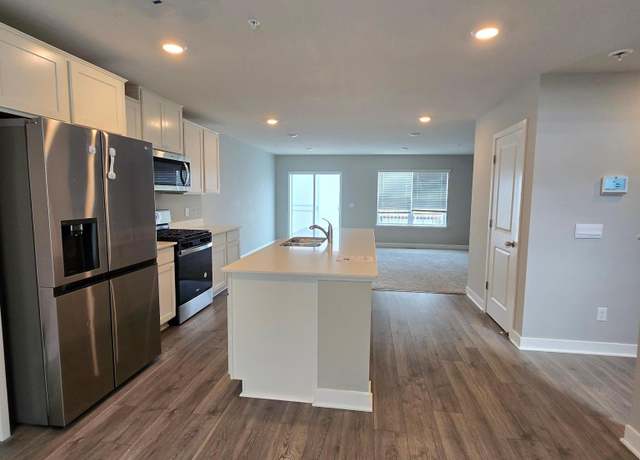 Property at 12512 Harpers Ct NE Unit B, Blaine, MN 55449, 4 beds, 3 baths
