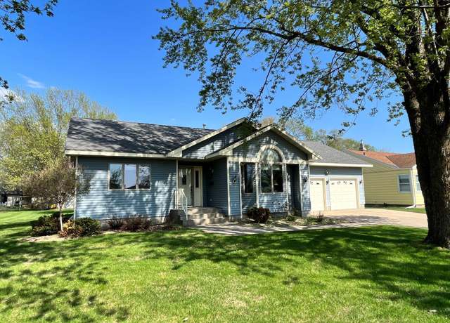 Property at 538 Elm St N, Sauk Centre, MN 56378, 2 beds, 2 baths