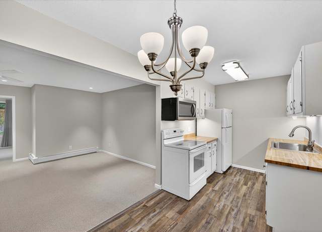 Property at 3076 Lexington Ave N Unit A5, Roseville, MN 55113, 1 bed, 1 bath