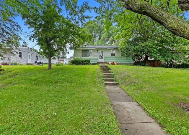Property at 820 7th Ave E, Shakopee, MN 55379, 3 beds, 1 bath