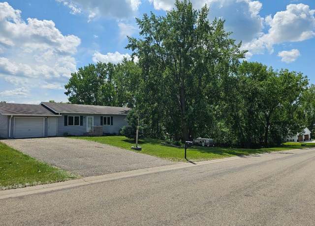 Property at 200 10th Ave SE, Pelican Rapids, MN 56572, 3 beds, 1 bath