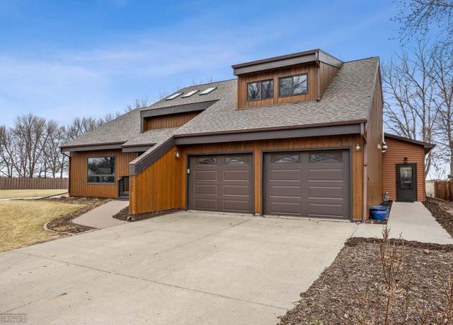 Property at 3940 10th St N, Fargo, ND 58102, 4 beds, 3 baths