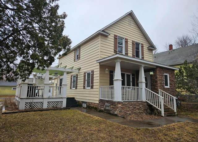 Property at 915 14th St N, Virginia, MN 55792, 3 beds, 2 baths