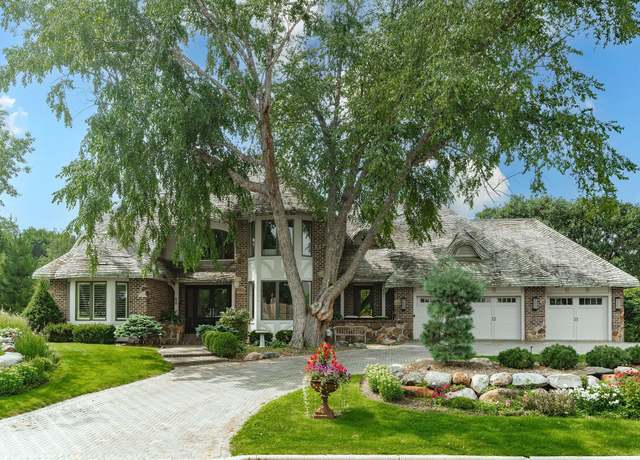 Property at 839 Park Place Dr, Mendota Heights, MN 55118, 4 beds, 4 baths