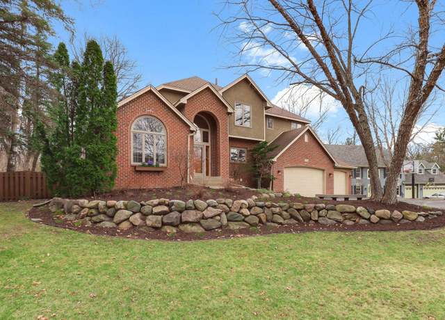 Property at 12763 Dover Dr, Apple Valley, MN 55124, 4 beds, 4 baths