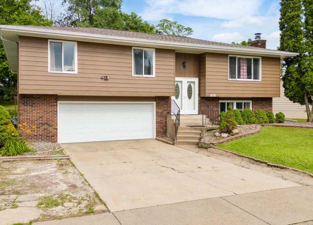 Property at 2735 Chisholm Ave, North Saint Paul, MN 55109, 5 beds, 3 baths