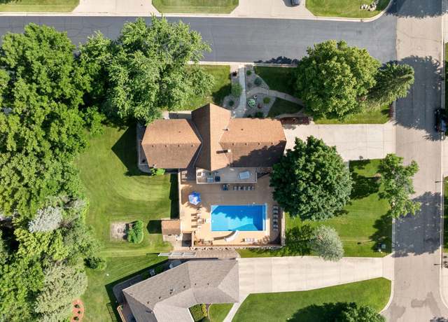 Property at 1905 Whitetail Run Pl NE, Owatonna, MN 55060, 6 beds, 3 baths