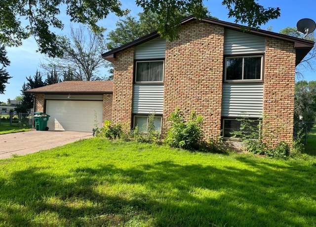 Property at 3349 74th Cir N, Brooklyn Park, MN 55443, 4 beds, 2 baths