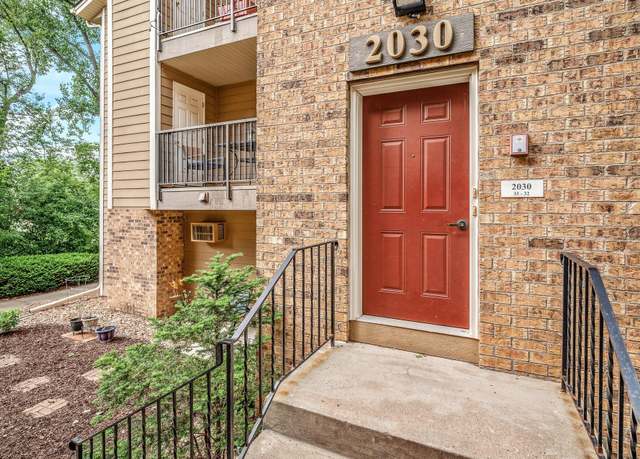 Property at 2030 Ridge Dr #33, Saint Louis Park, MN 55416, 1 bed, 1 bath