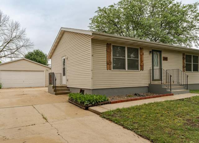 Property at 2051 44th St NW, Rochester, MN 55901, 2 beds, 2 baths