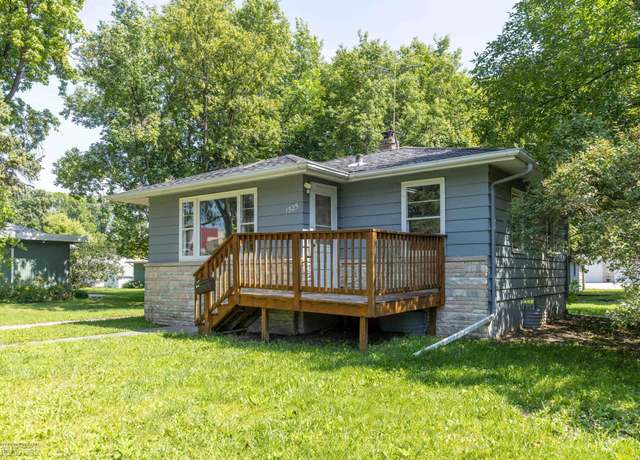 Property at 1525 12th St N, Fargo, ND 58102, 3 beds, 1 bath