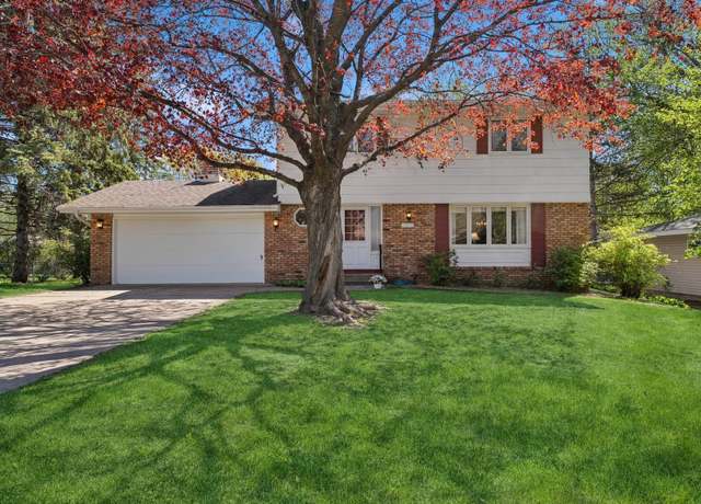 Property at 1910 Huron Ave, Roseville, MN 55113, 5 beds, 3 baths