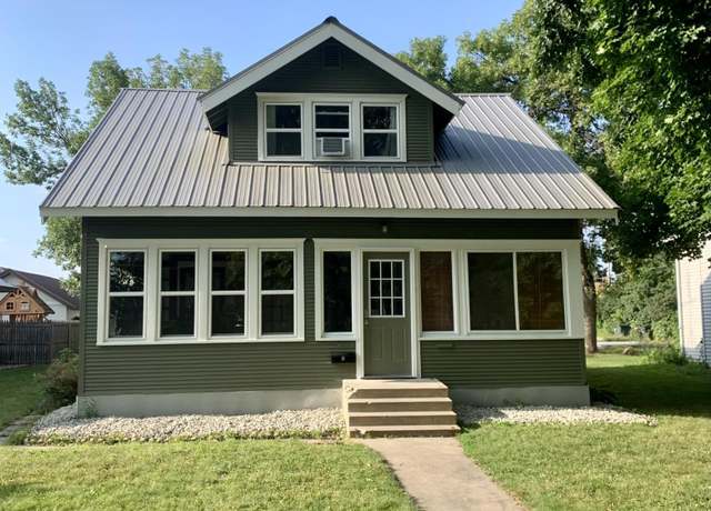 Property at 305 7th Ave E, Alexandria, MN 56308, 5 beds, 3 baths