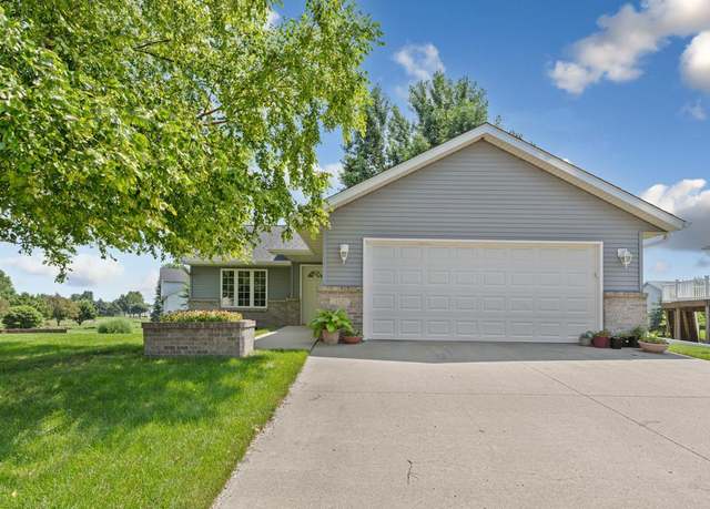 Property at 117 Pebble Creek Ct, Mankato, MN 56001, 4 beds, 2 baths