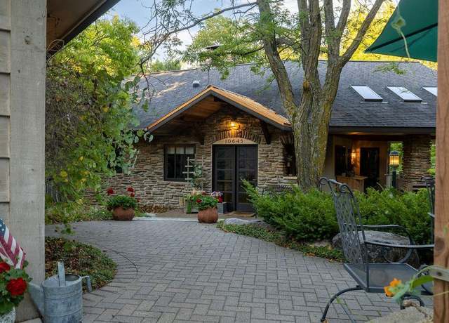 Property at 10643 & 10645 Highway 71 NE, Green Lake Twp, MN 56288, 5 beds, 3 baths