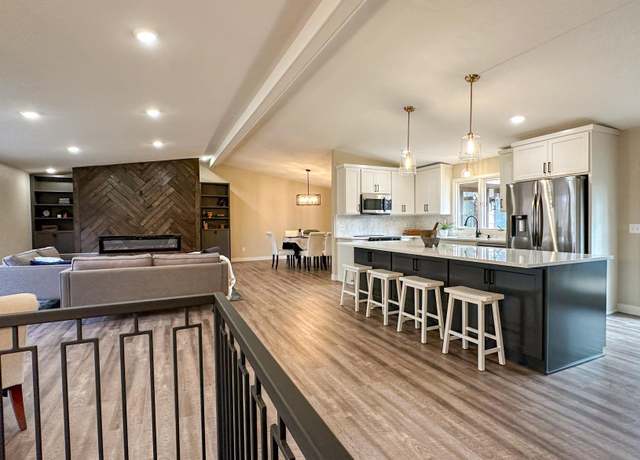 Property at 1455 25th St SE, Saint Cloud, MN 56304, 5 beds, 3 baths