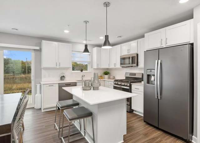 Property at 21635 Magnolia Way, Farmington, MN 55024, 3 beds, 3 baths