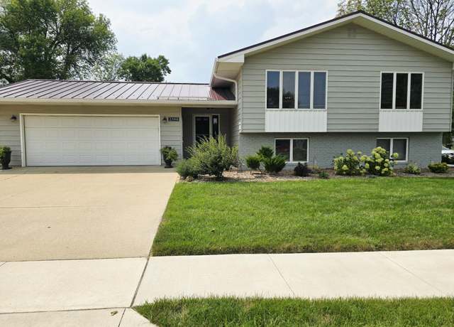 Property at 2300 12th St SW, Austin, MN 55912, 4 beds, 2 baths