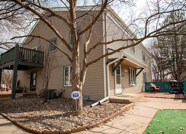 Property at 4880 Grenwich Trl N, Oakdale, MN 55128, 3 beds, 2 baths