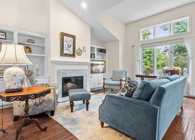 Property at 2247 Sherwood Ct, Minnetonka, MN 55305, 3 beds, 2 baths
