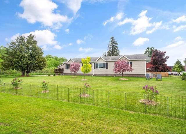 Property at 3501 E 1st St, Superior, WI 54880, 3 beds, 2 baths