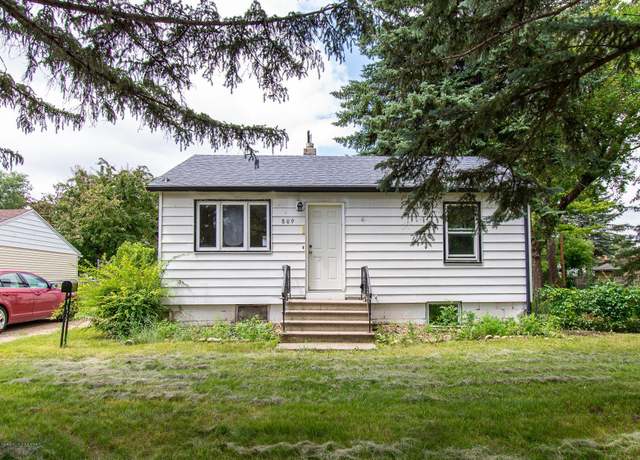 Property at 809 18th St N, Moorhead, MN 56560, 2 beds, 1 bath