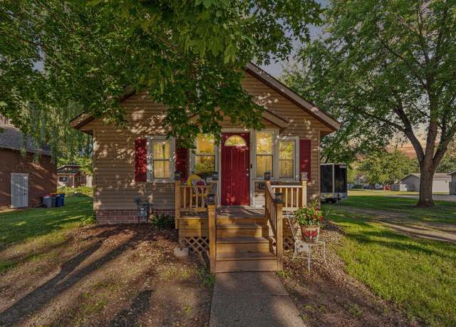 Property at 725 Francis St, Faribault, MN 55021, 3 beds, 1 bath