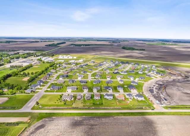 Property at 489 Prairie Pkwy, Kindred, ND 58051
