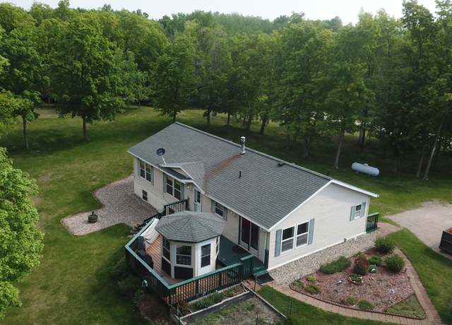 Property at 35187 Northern Lights Dr, Richville, MN 56576, 5 beds, 3 baths
