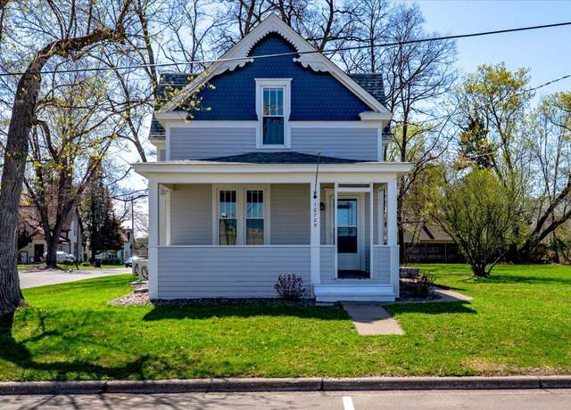 Property at 10725 Railroad Ave, Chisago City, MN 55013, 3 beds, 2 baths