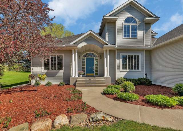Property at 1609 26th St SE, Saint Cloud, MN 56304, 5 beds, 4 baths