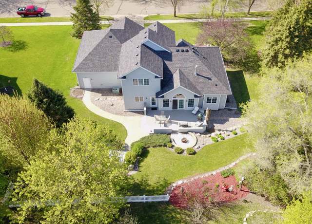 Property at 1609 26th St SE, Saint Cloud, MN 56304, 5 beds, 4 baths