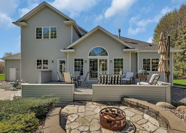 Property at 1609 26th St SE, Saint Cloud, MN 56304, 5 beds, 4 baths