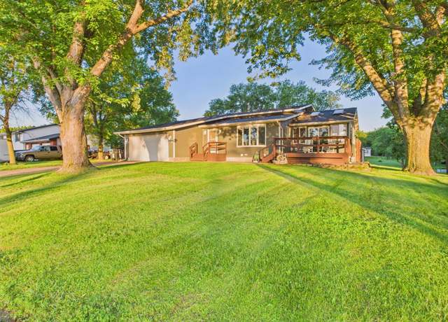 Property at 716 N Lokken Dr, Cyrus, MN 56323, 5 beds, 2 baths