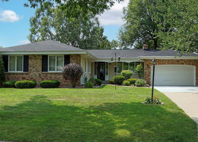 Property at 10033 Nord Rd, Bloomington, MN 55437, 3 beds, 3 baths