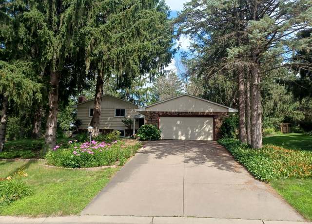 Property at 1201 Kenilworth Dr, Woodbury, MN 55125, 3 beds, 3 baths