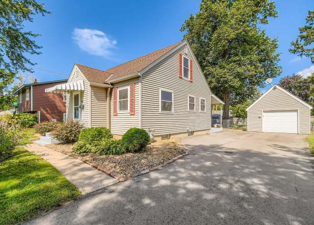 Property at 822 5th St W, Hastings, MN 55033, 3 beds, 2 baths