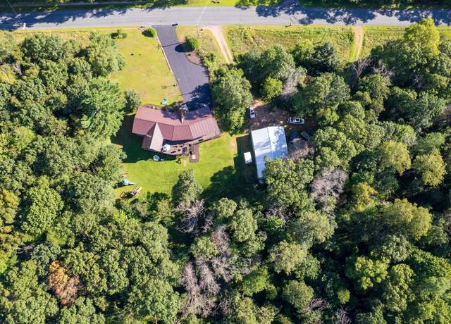 Property at 462 210th Ave, Somerset, WI 54025, 4 beds, 3 baths