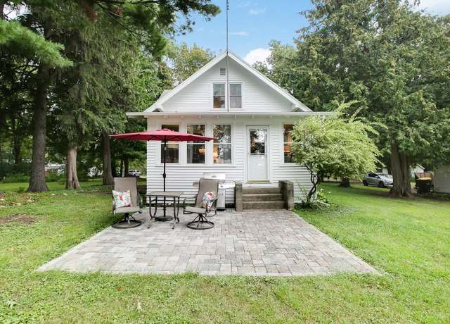 Property at 29386 Leilani Ln, Chisago City, MN 55013, 3 beds, 2 baths
