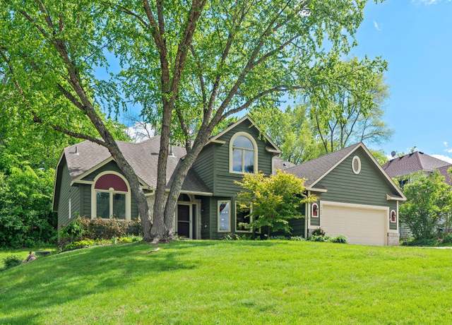 Property at 1392 Michelle Dr, Eagan, MN 55123, 5 beds, 4 baths